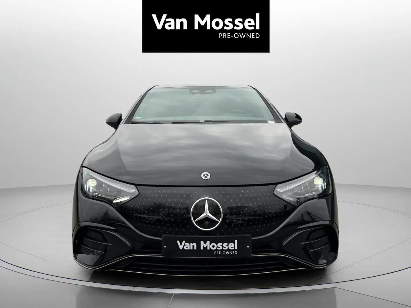Sort Mercedes EQE 350+ fra 2025