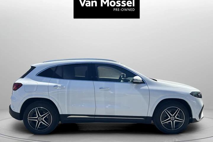 Hvid Mercedes EQA 250+ fra 2024