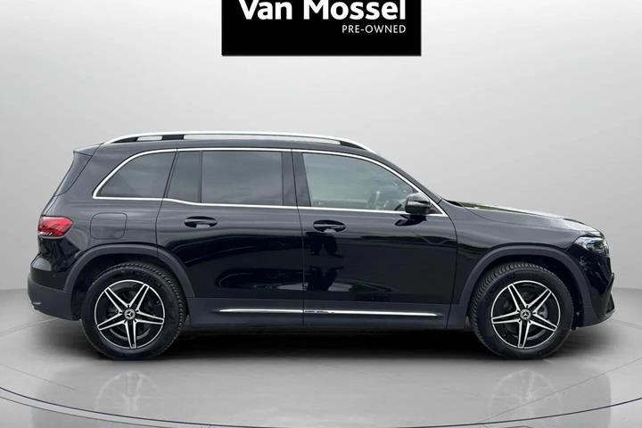 Sort Mercedes EQB 250+ fra 2024