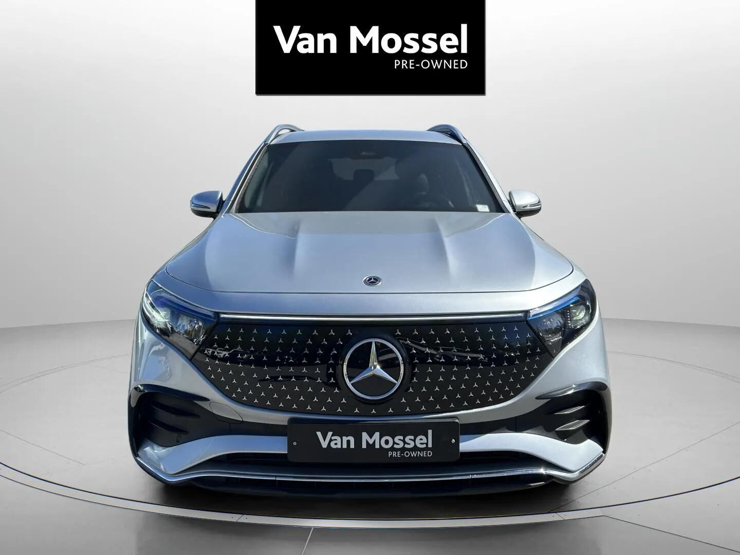 Sølv Mercedes EQB 250+ fra 2025