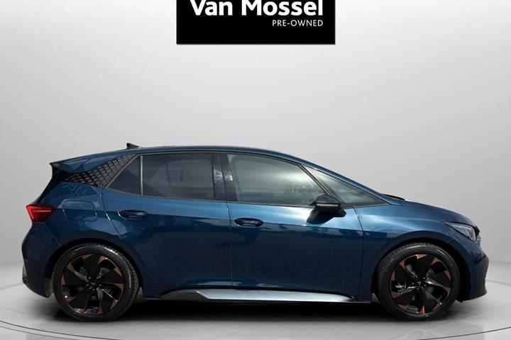 Blå Cupra Born fra 2024
