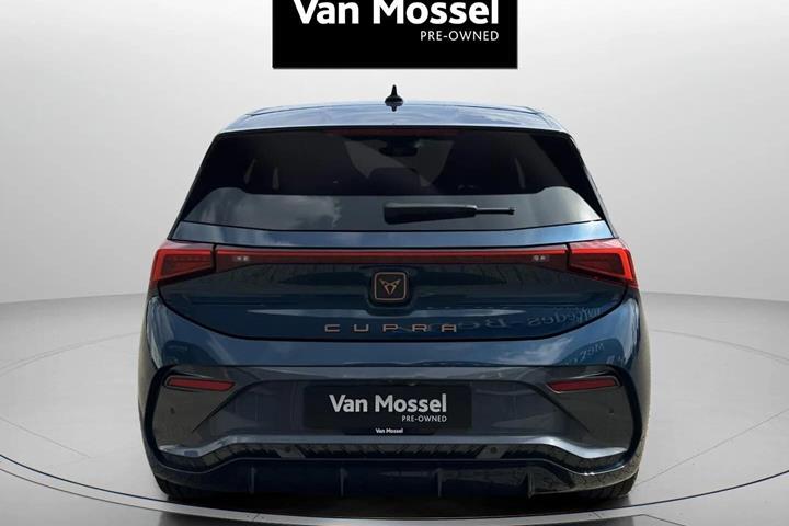 Blå Cupra Born fra 2024