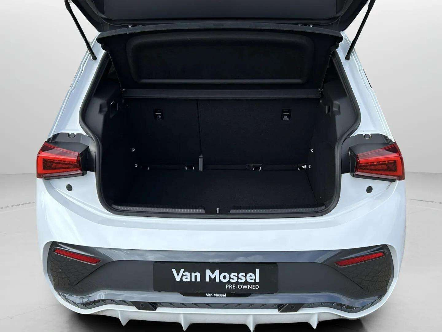 Hvid Cupra Born fra 2023
