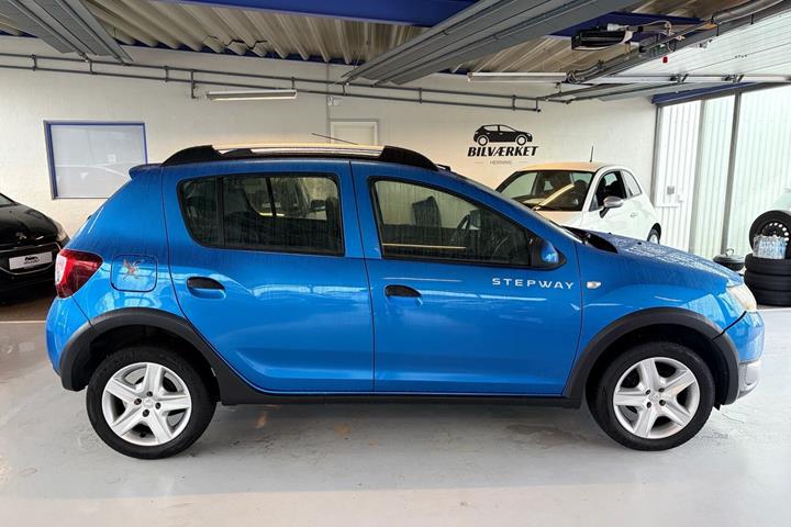 undefined Dacia Sandero fra 2015