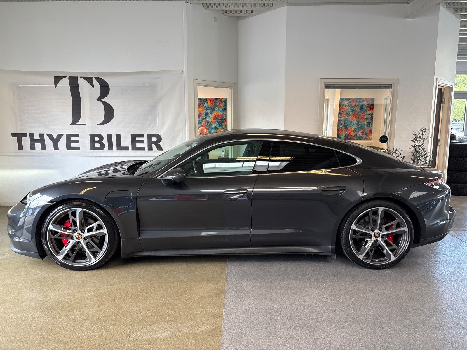 Grå Porsche Taycan 4S fra 2021