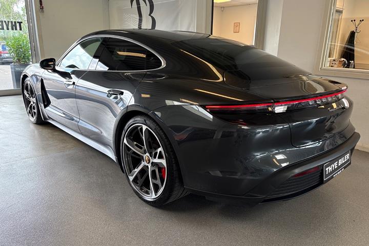 Grå Porsche Taycan 4S fra 2021