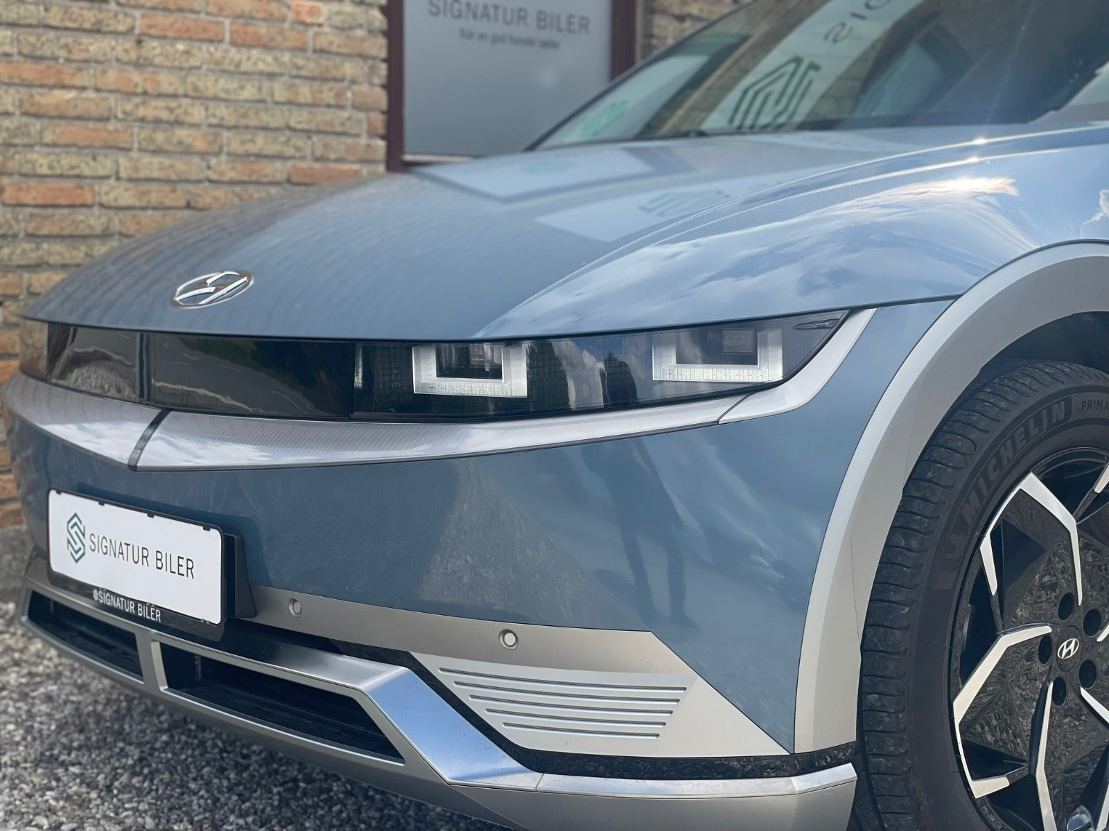Blå Hyundai Ioniq 5 fra 2024
