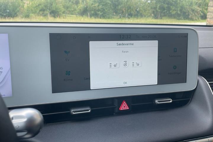 Blå Hyundai Ioniq 5 fra 2024