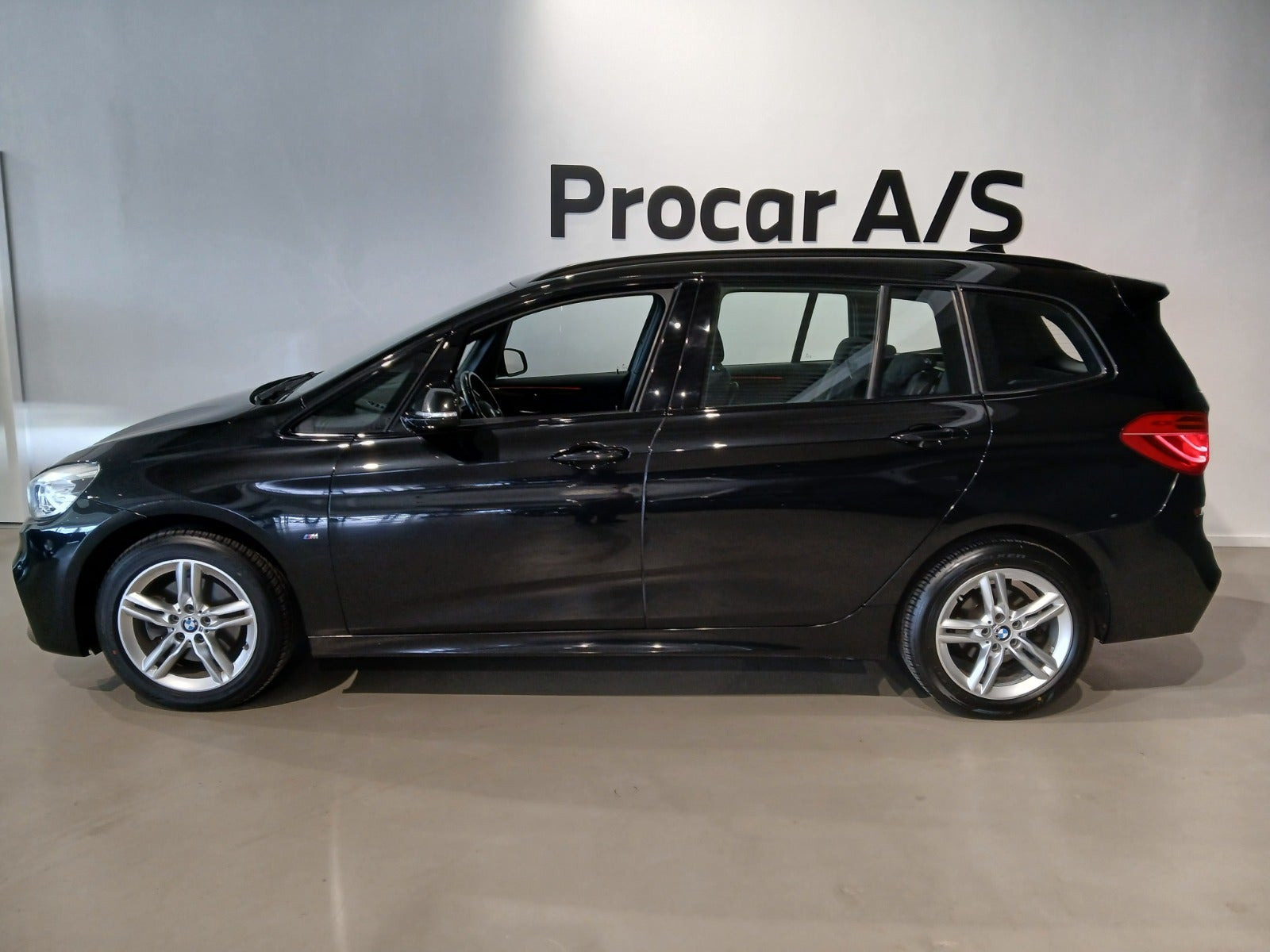 Sort BMW 218i fra 2017