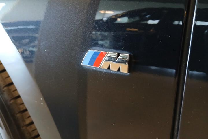 Sort BMW 218i fra 2017