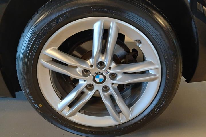Sort BMW 218i fra 2017