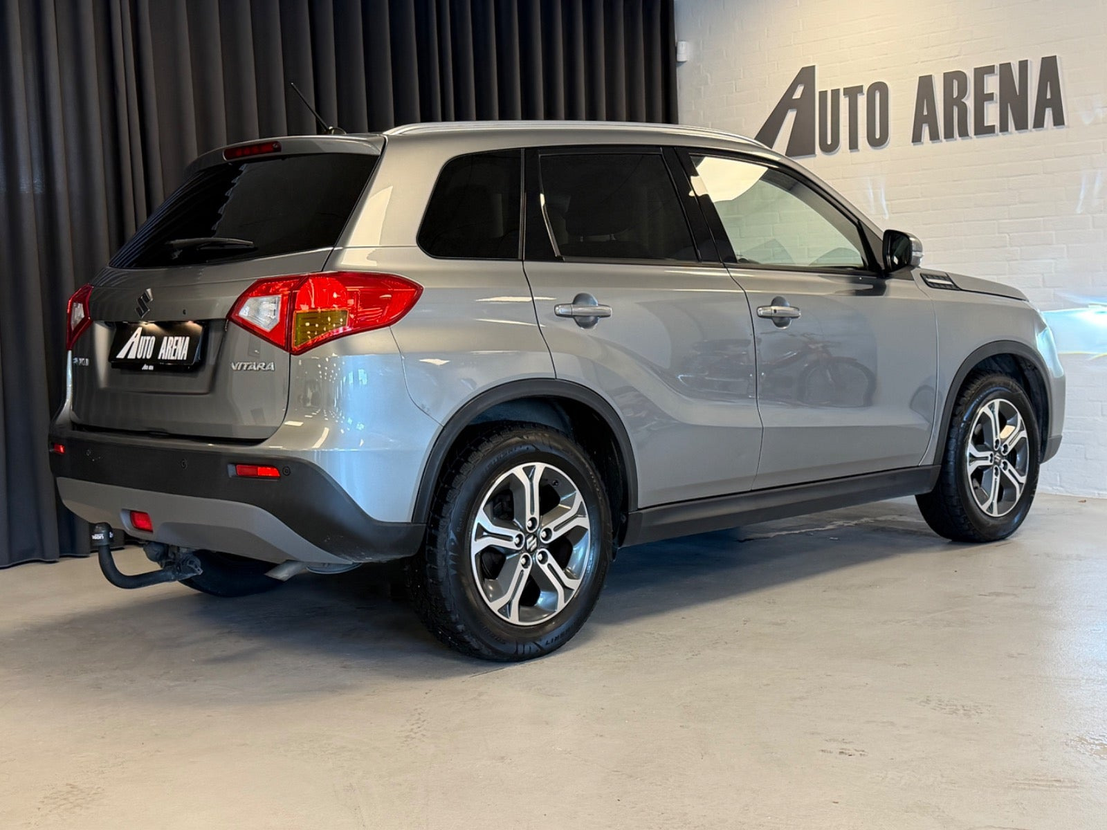 Grå Suzuki Vitara fra 2015