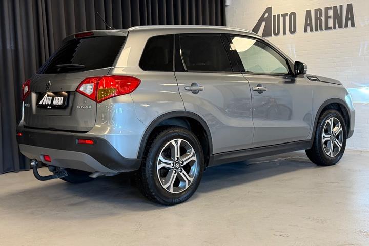 Grå Suzuki Vitara fra 2015