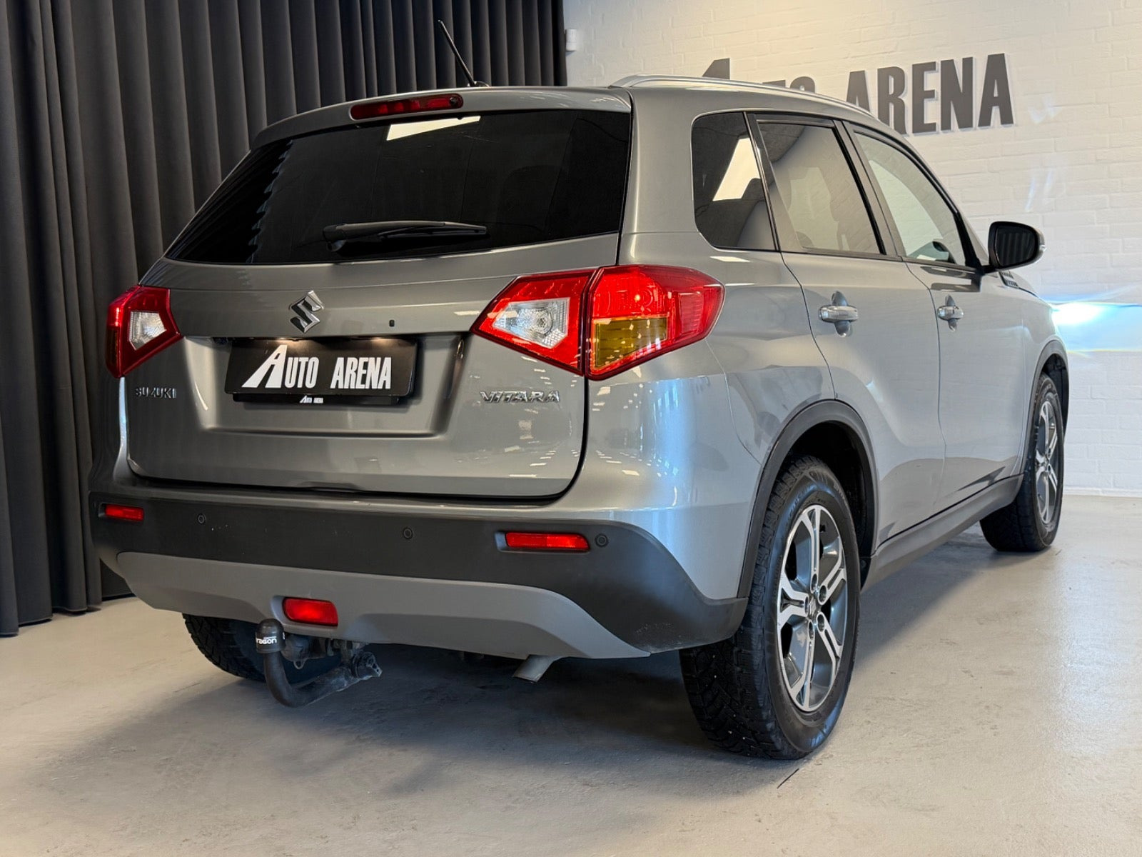 Grå Suzuki Vitara fra 2015