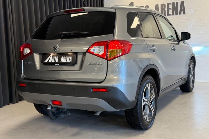 Grå Suzuki Vitara fra 2015