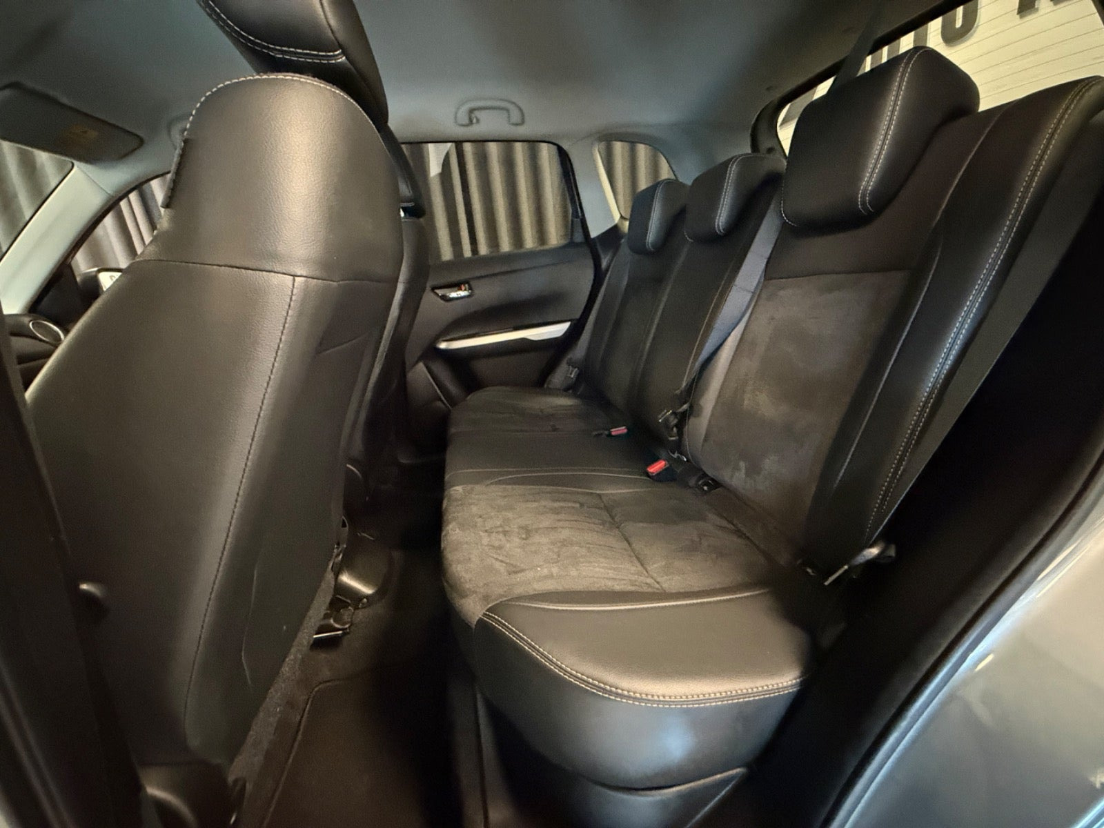 Grå Suzuki Vitara fra 2015
