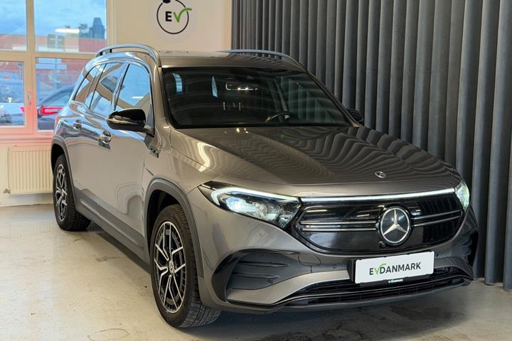 Grå Mercedes EQB250 fra 2022