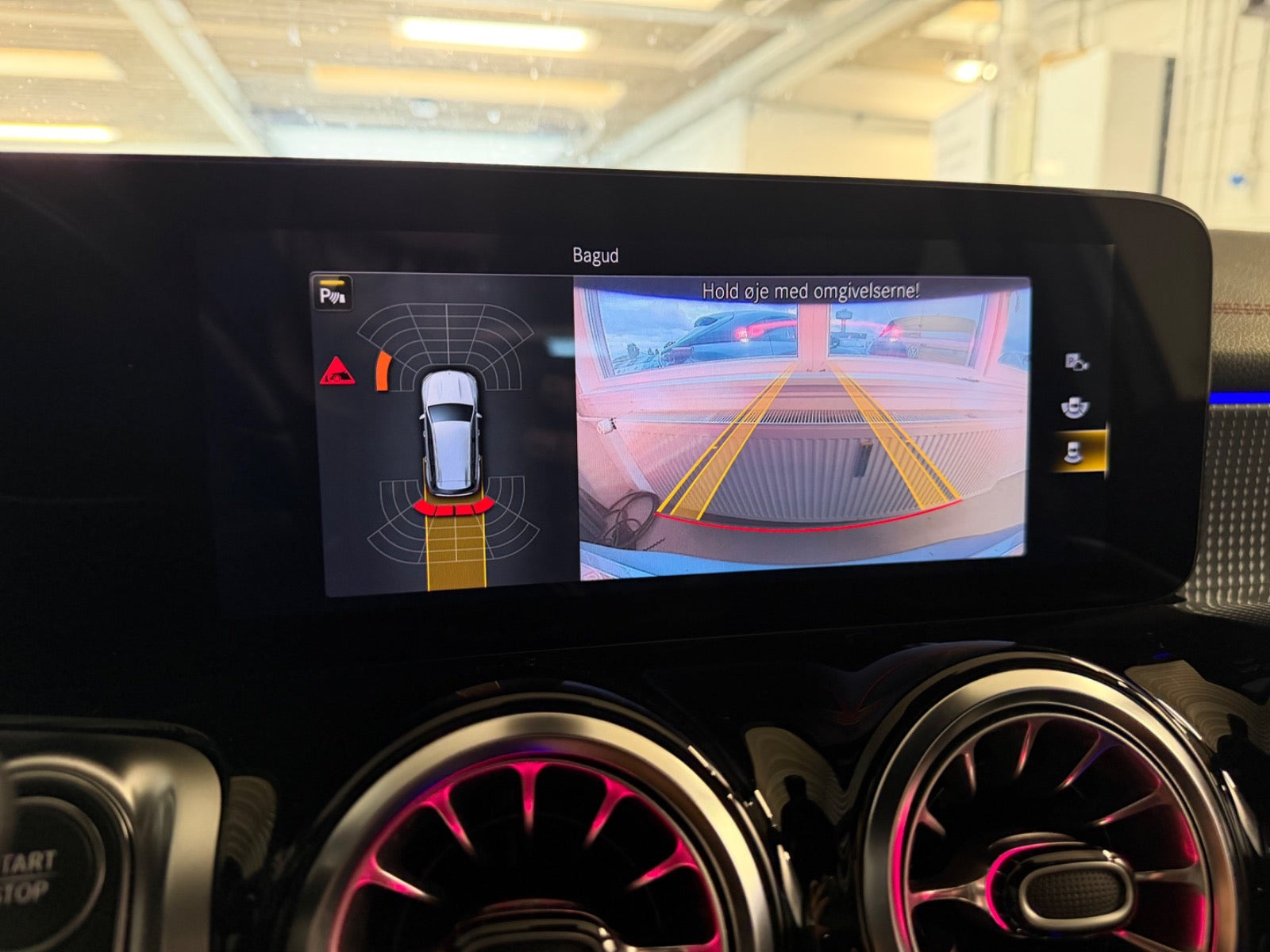 Grå Mercedes EQB250 fra 2022