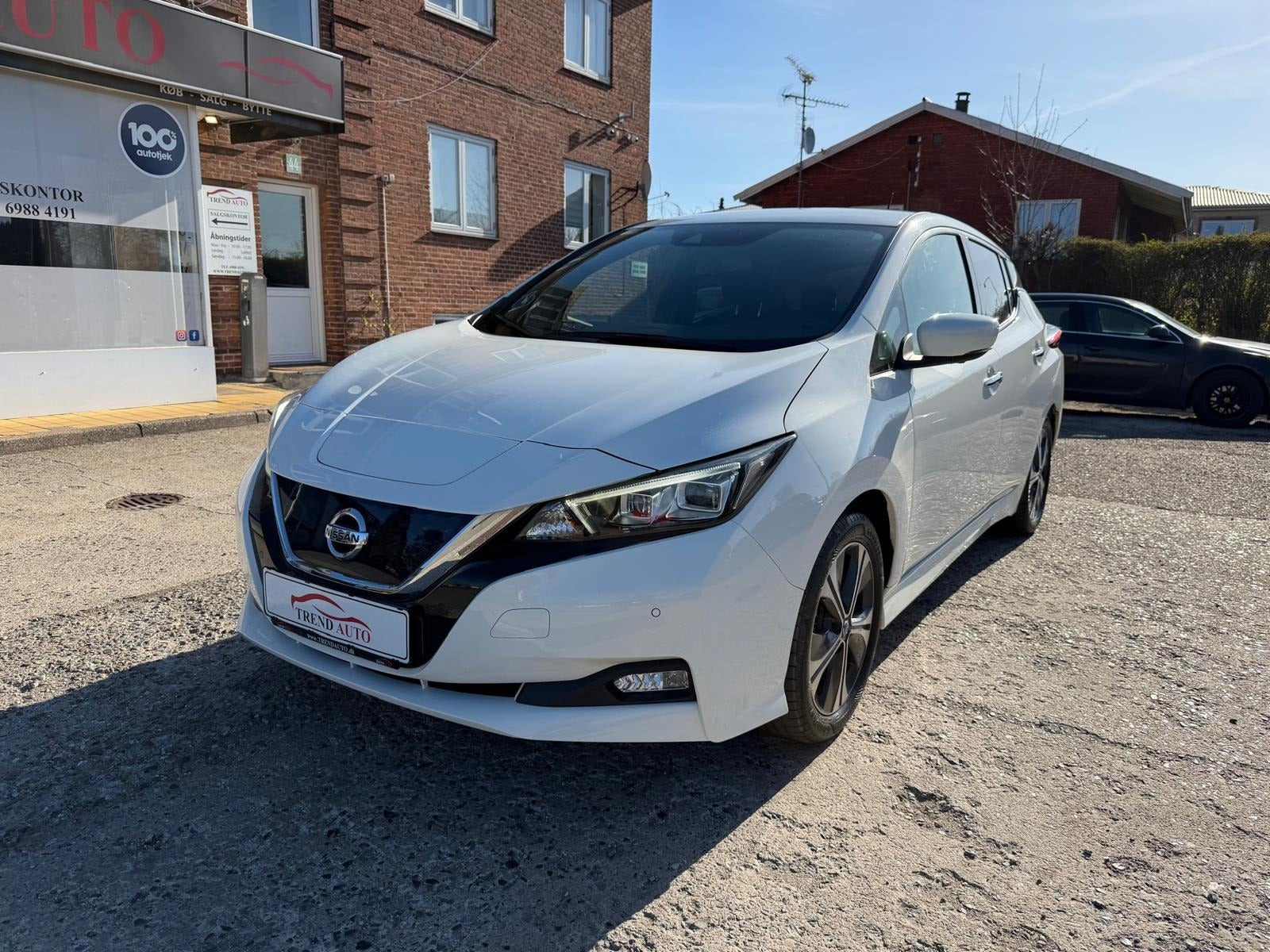 Hvid Nissan Leaf fra 2020