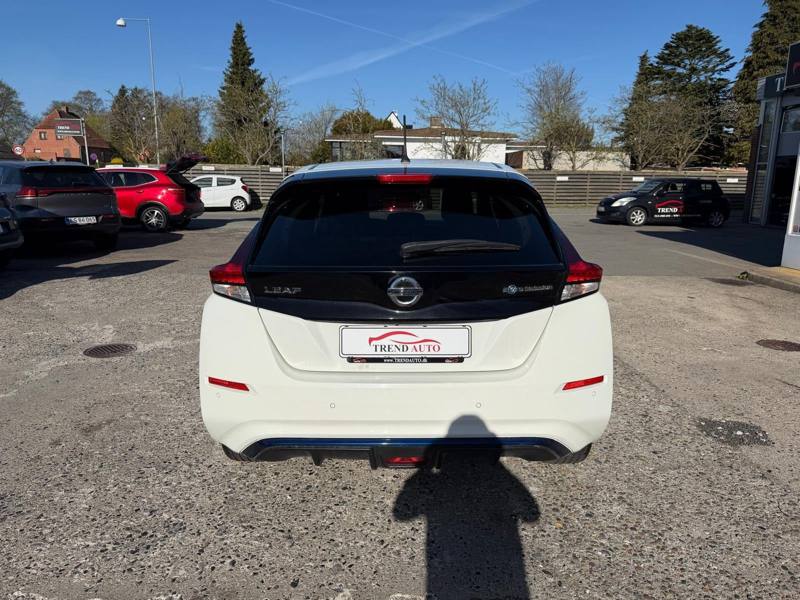 Hvid Nissan Leaf fra 2020