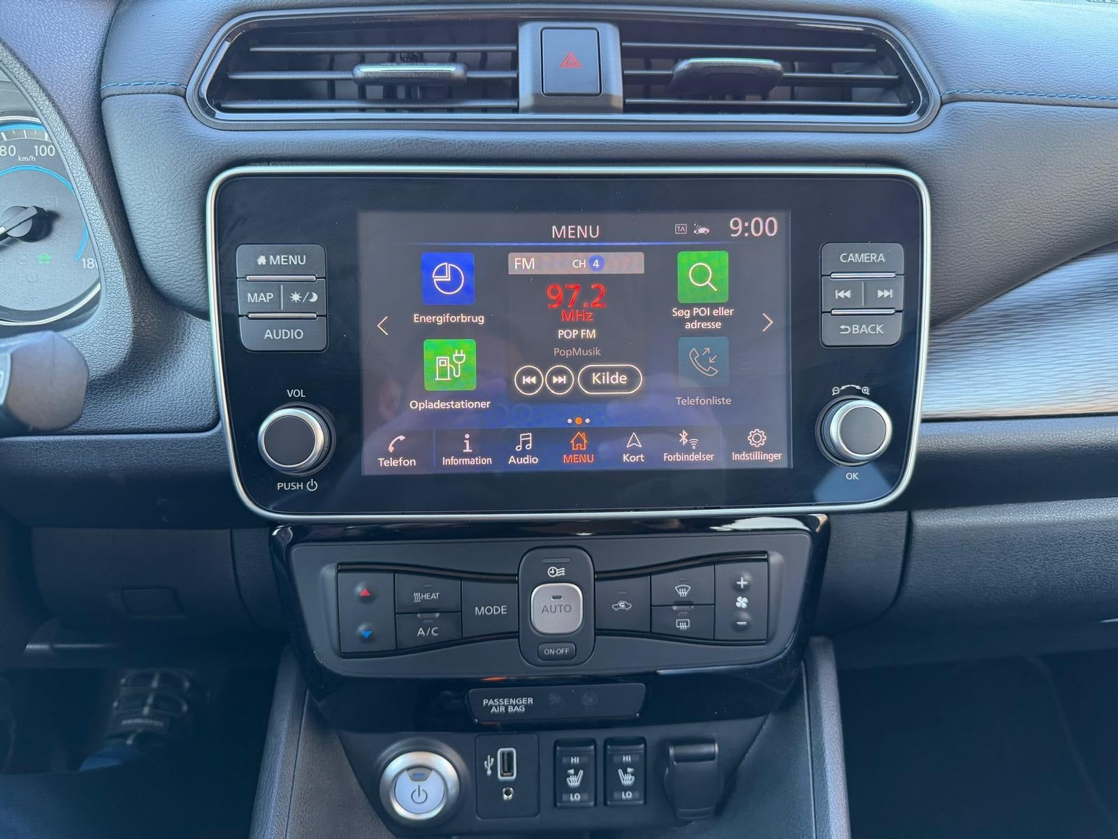 Hvid Nissan Leaf fra 2020