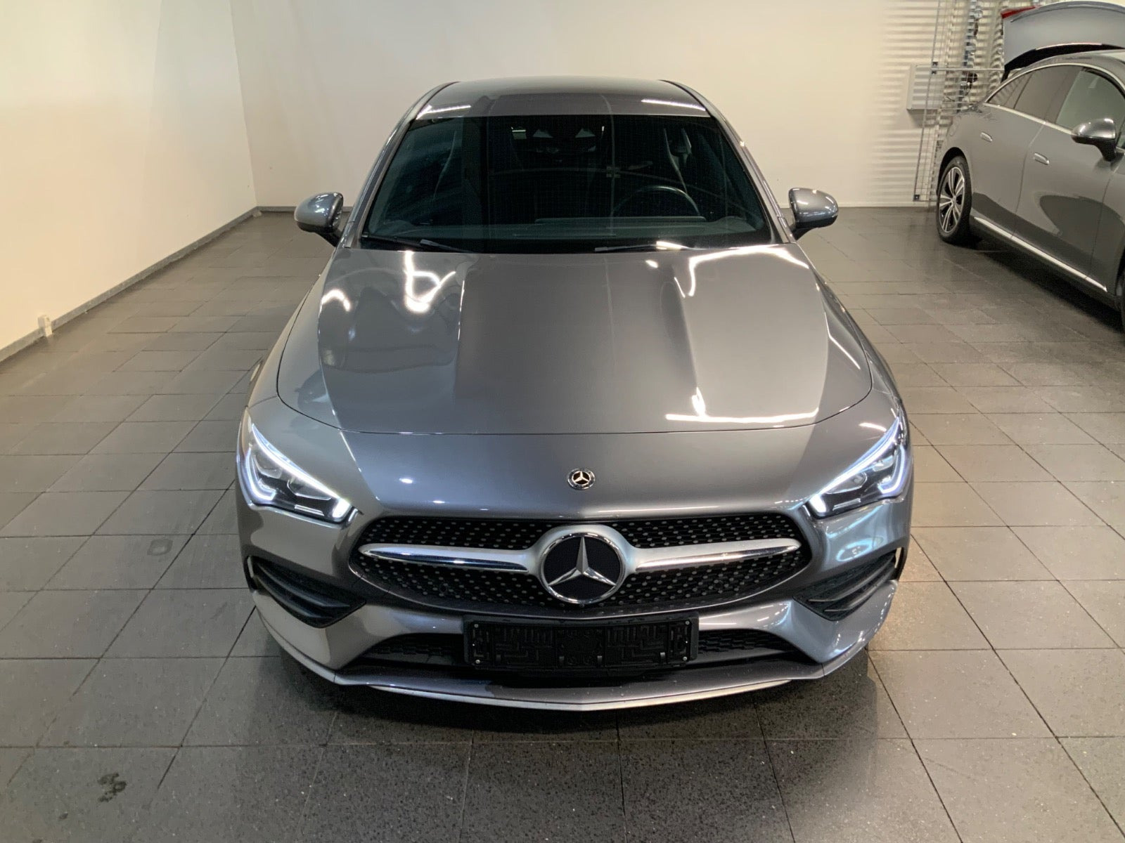 Grå Mercedes CLA200 d fra 2020