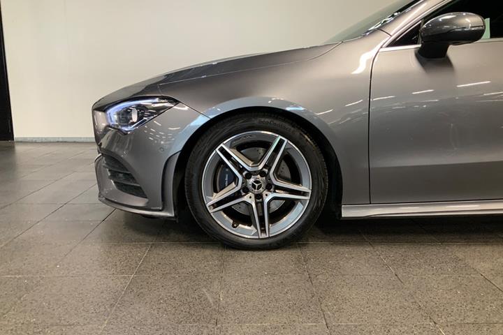 Grå Mercedes CLA200 d fra 2020