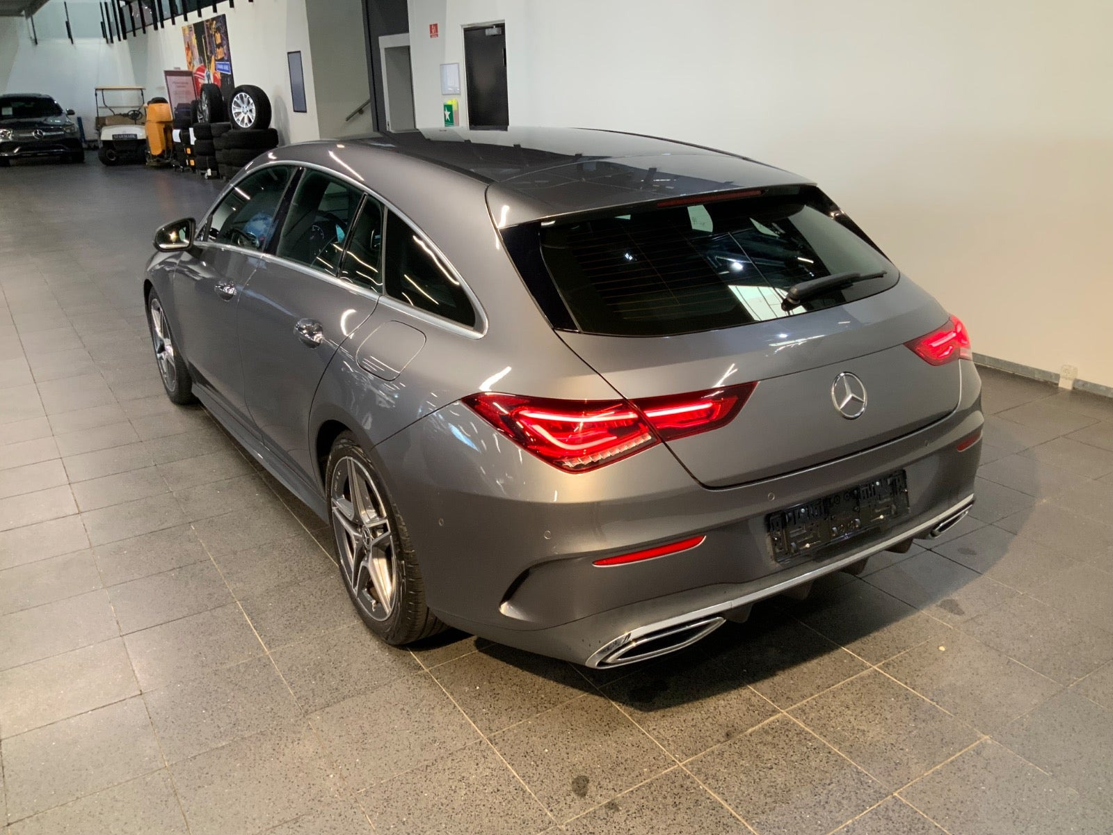 Grå Mercedes CLA200 d fra 2020