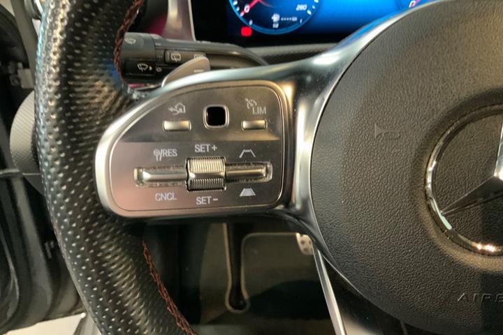 Grå Mercedes CLA200 d fra 2020