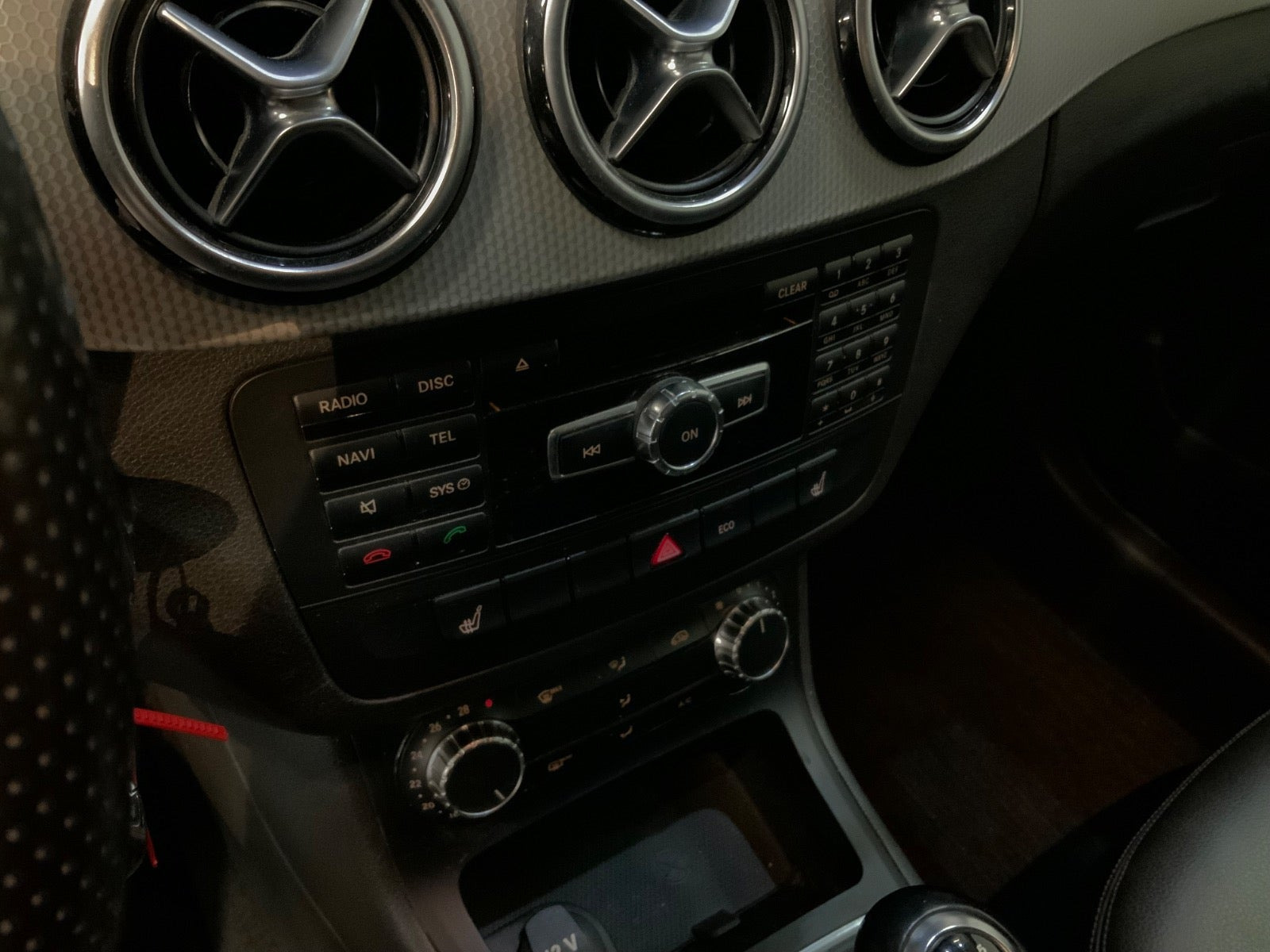 Grå Mercedes B180 fra 2013