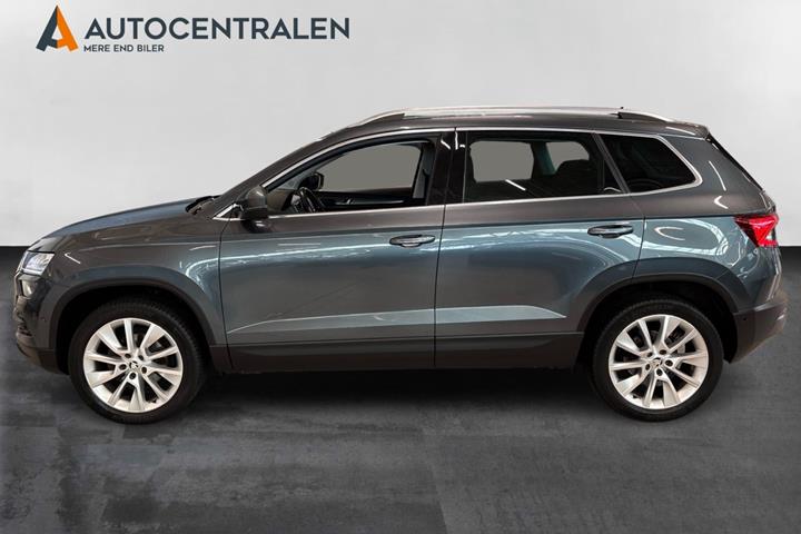 Grå Skoda Karoq fra 2021