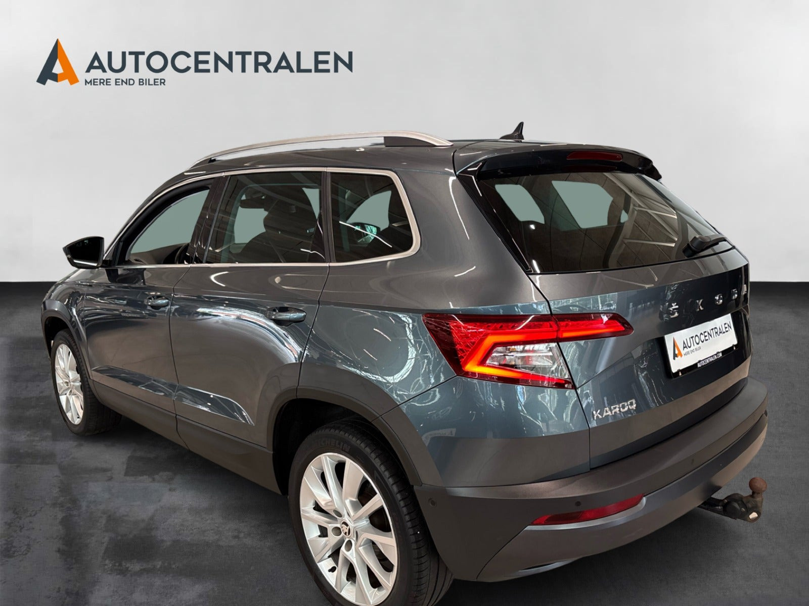 Grå Skoda Karoq fra 2021