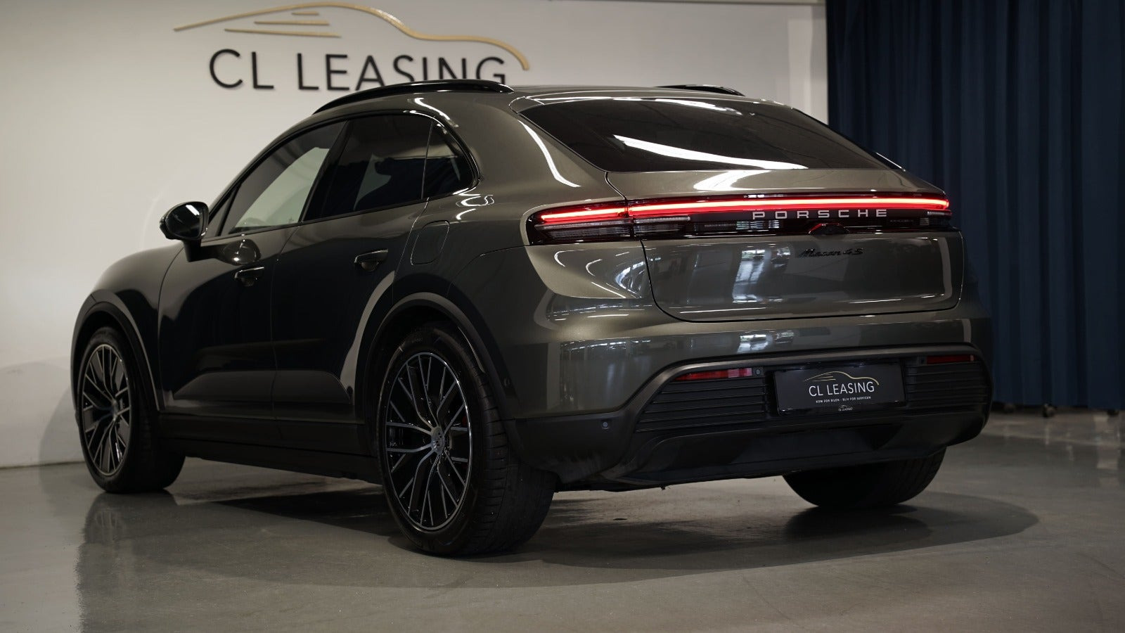 Grøn Porsche Macan 4S fra 2024