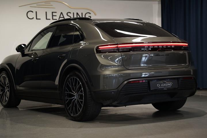 Grøn Porsche Macan 4S fra 2024