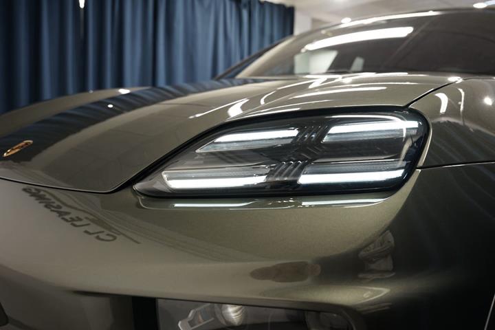 Grøn Porsche Macan 4S fra 2024