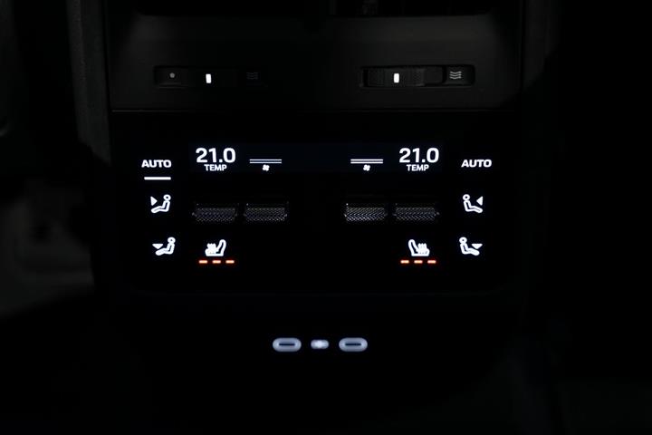 Grøn Porsche Macan 4S fra 2024