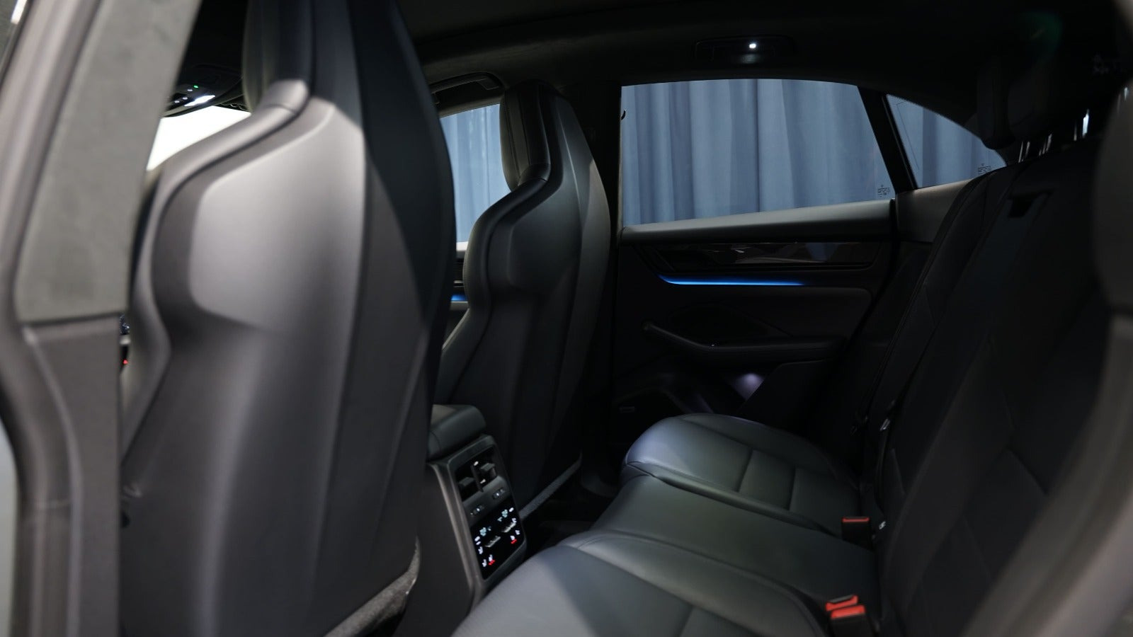 Grøn Porsche Macan 4S fra 2024