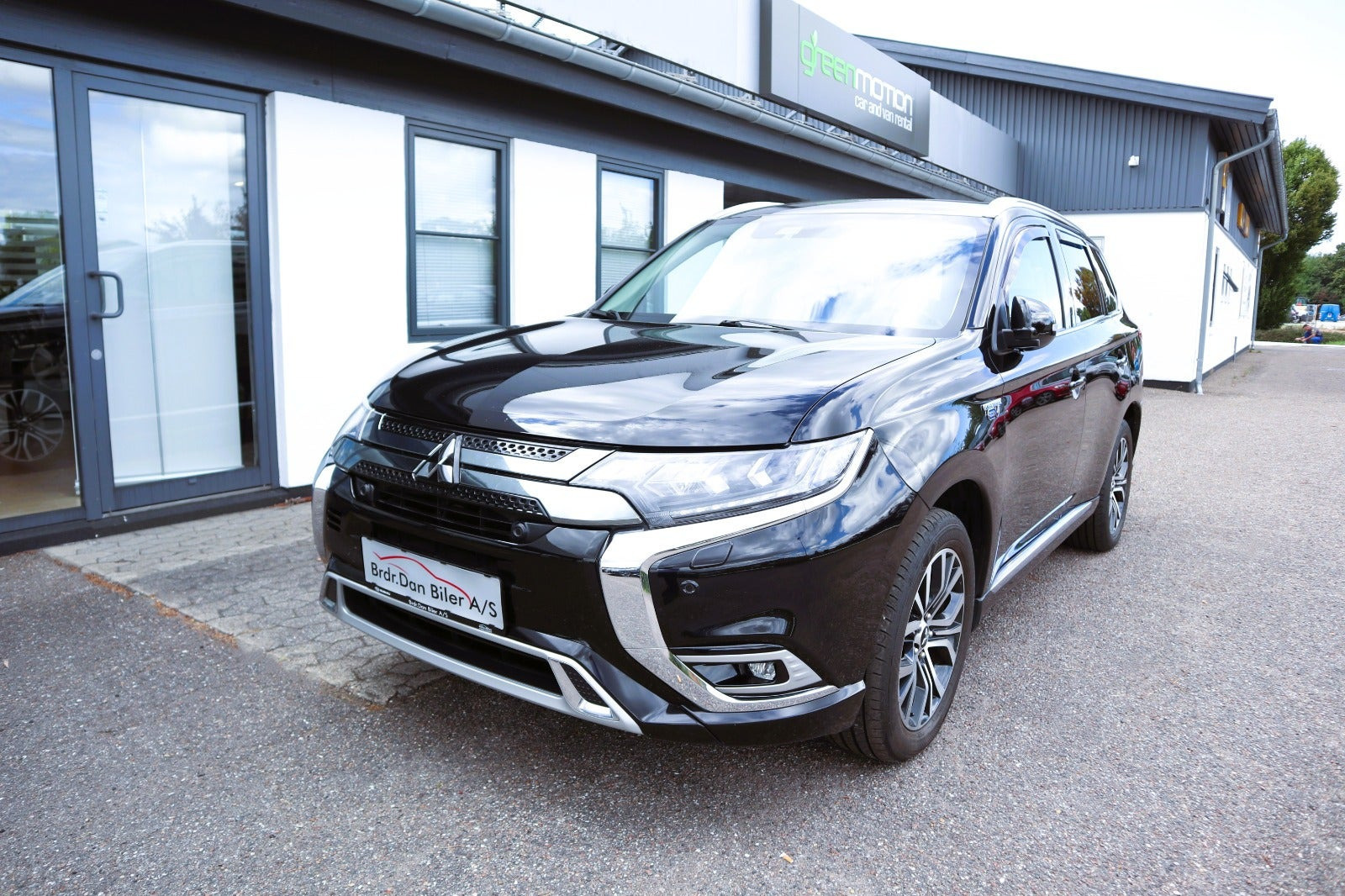 Mitsubishi Outlander 2,4 PHEV Intense CVT 4WD
