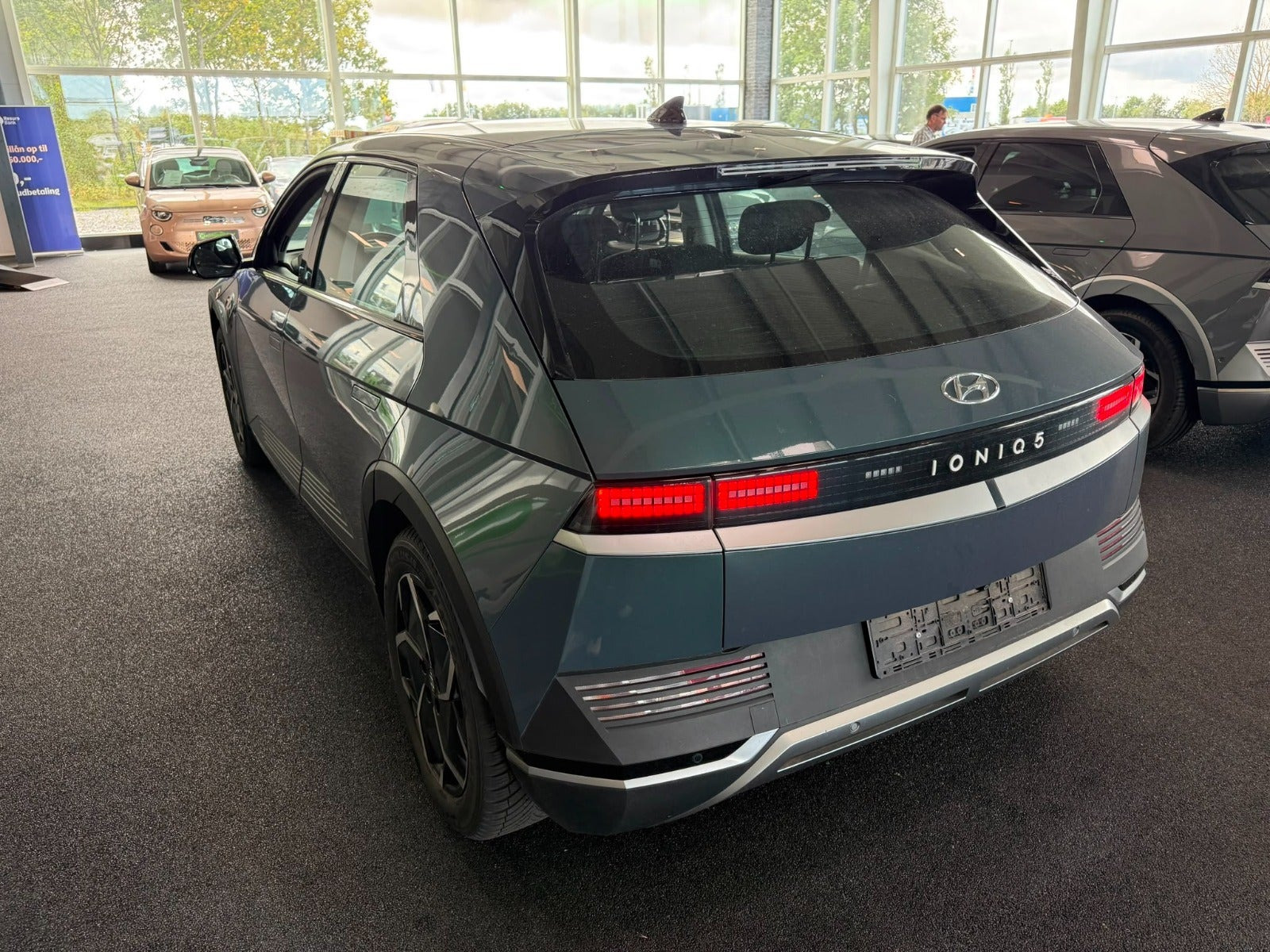 Blå Hyundai Ioniq 5 fra 2021
