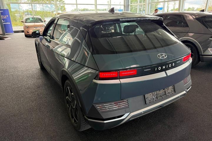 Blå Hyundai Ioniq 5 fra 2021