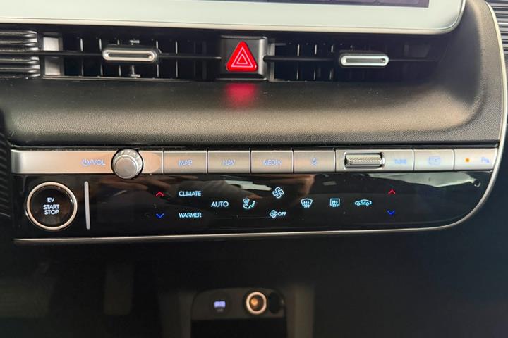 Blå Hyundai Ioniq 5 fra 2021