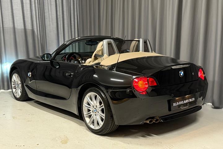 Sort BMW Z4 fra 2004
