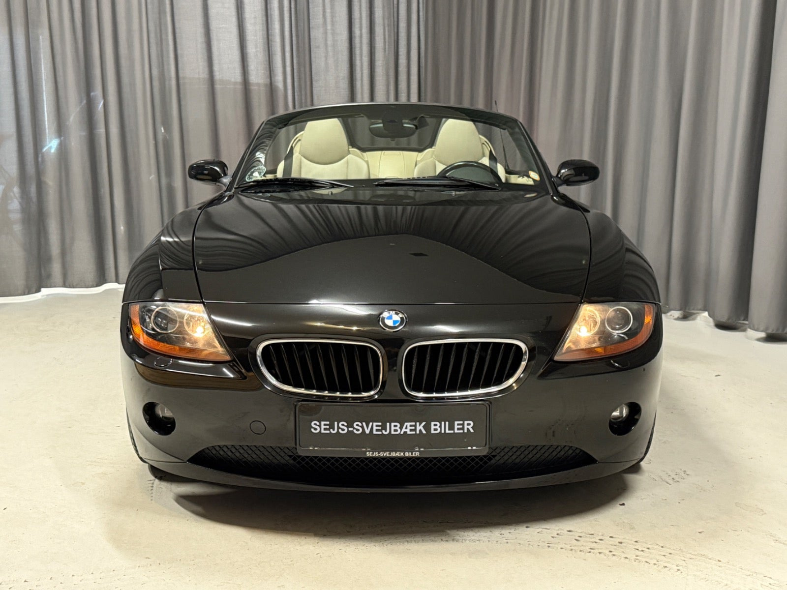 Sort BMW Z4 fra 2004