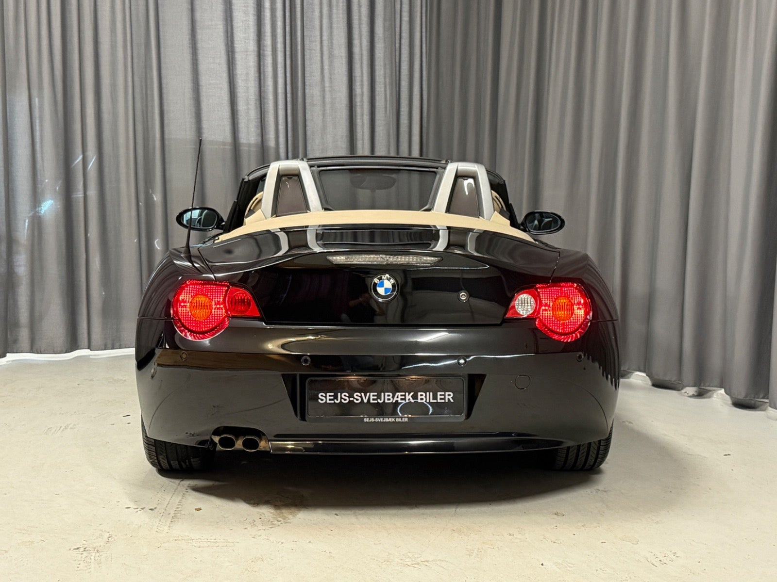 Sort BMW Z4 fra 2004