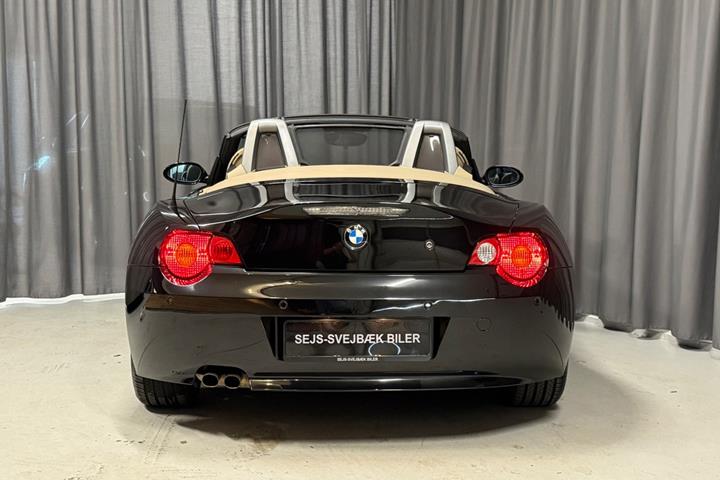 Sort BMW Z4 fra 2004