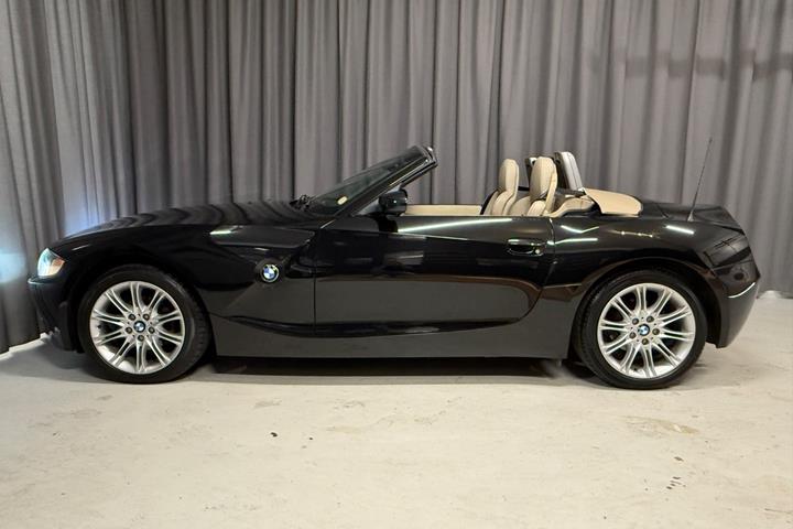 Sort BMW Z4 fra 2004