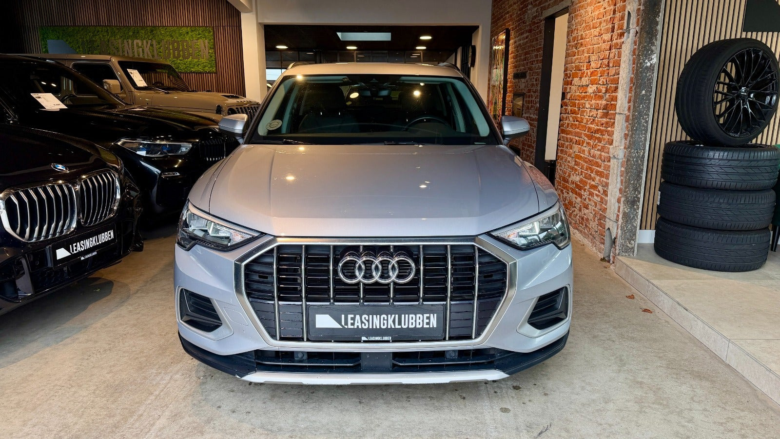 Grå Audi Q3 fra 2019