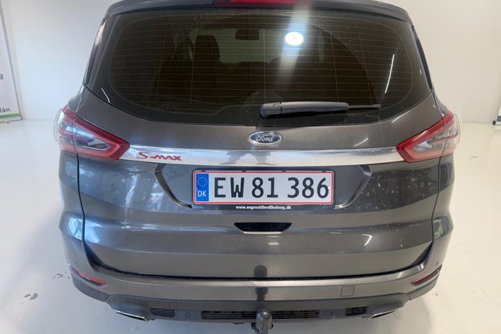 Grå Ford S-MAX fra 2017
