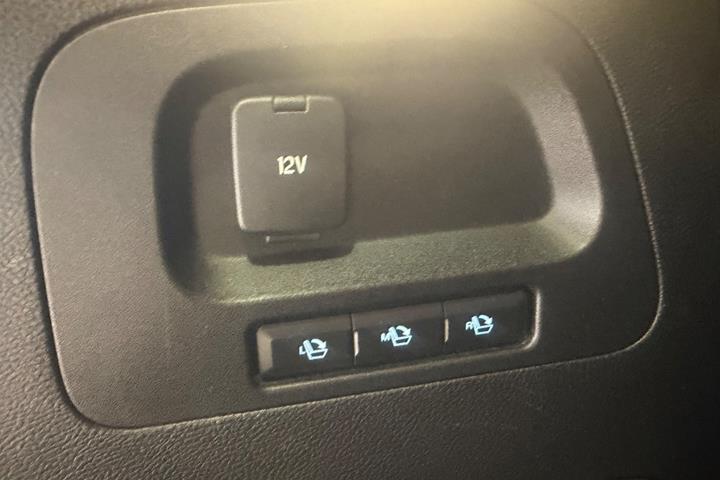 Grå Ford S-MAX fra 2017
