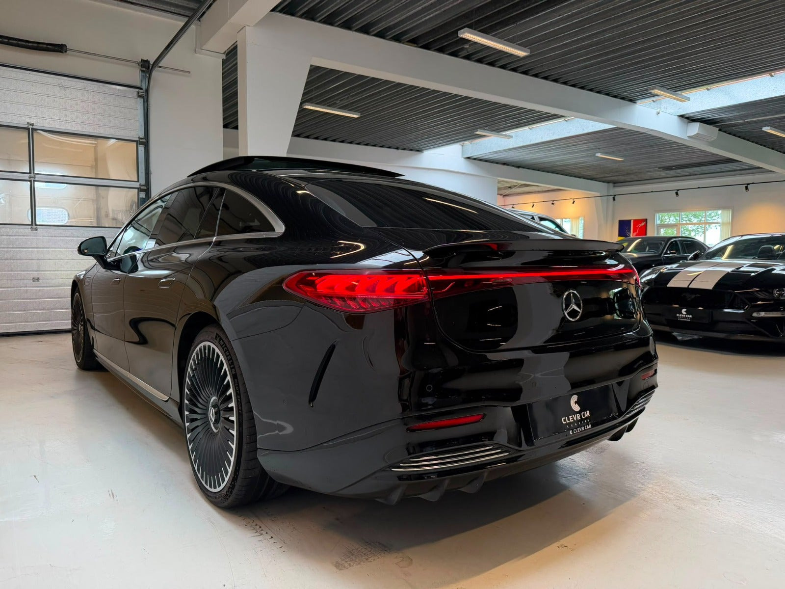 Sort Mercedes EQS53 fra 2023